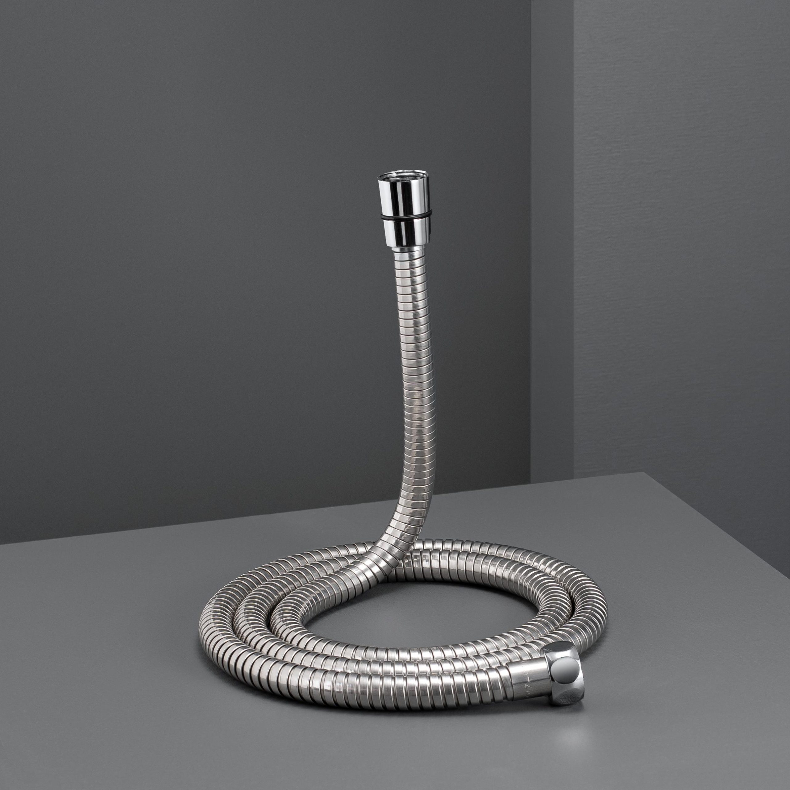 SH 11 Шланг для душа с двойным замком не растяжной -150см,  EPDM армированный нейлоновой нитью