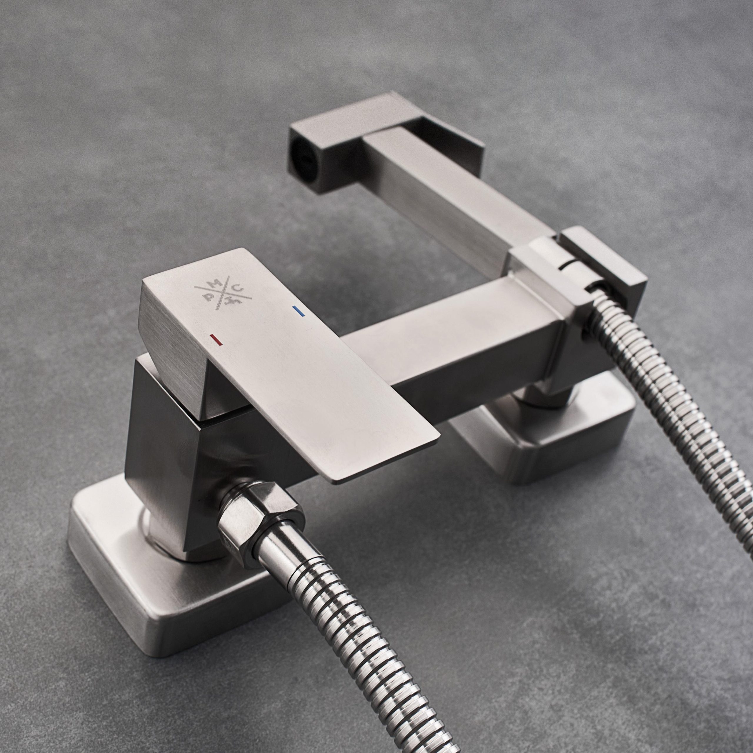 SUS129-6-2 Смеситель с гигиеническим душем,ø25