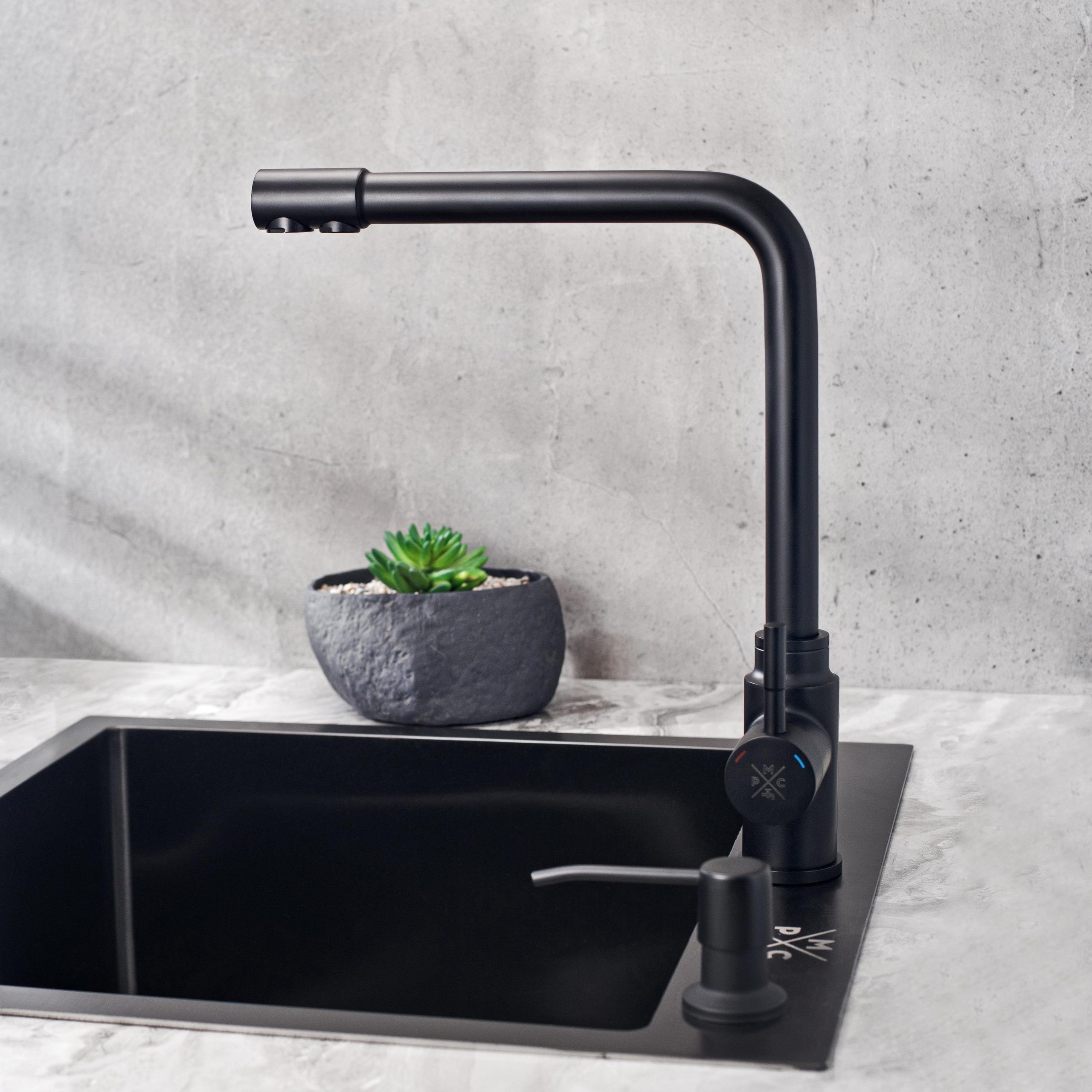 SUS125BL-017F-015 Смеситель для кухни с переключением фильтра для питьевой воды