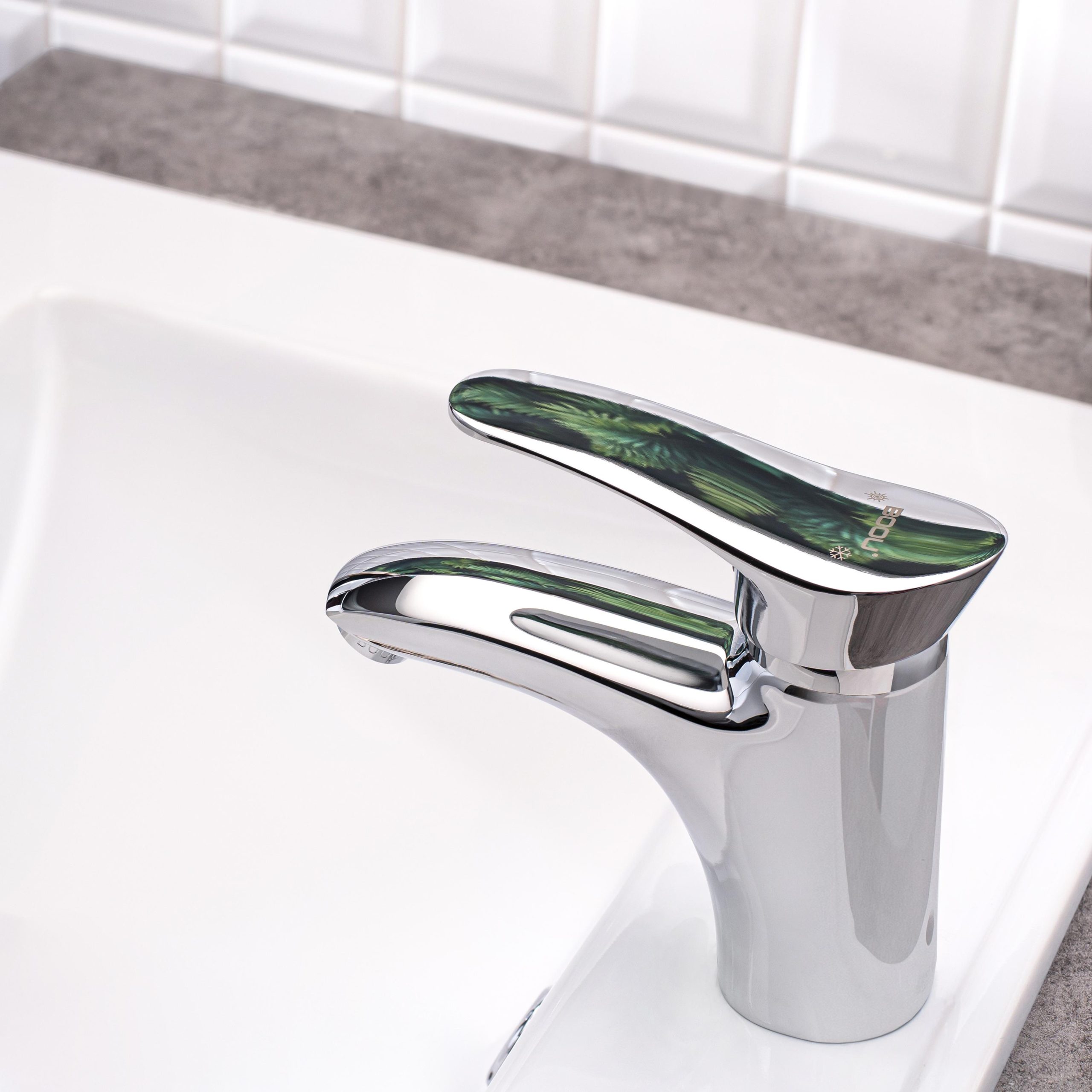 B8173-1 Смеситель для умывальника из Латуни, ø40