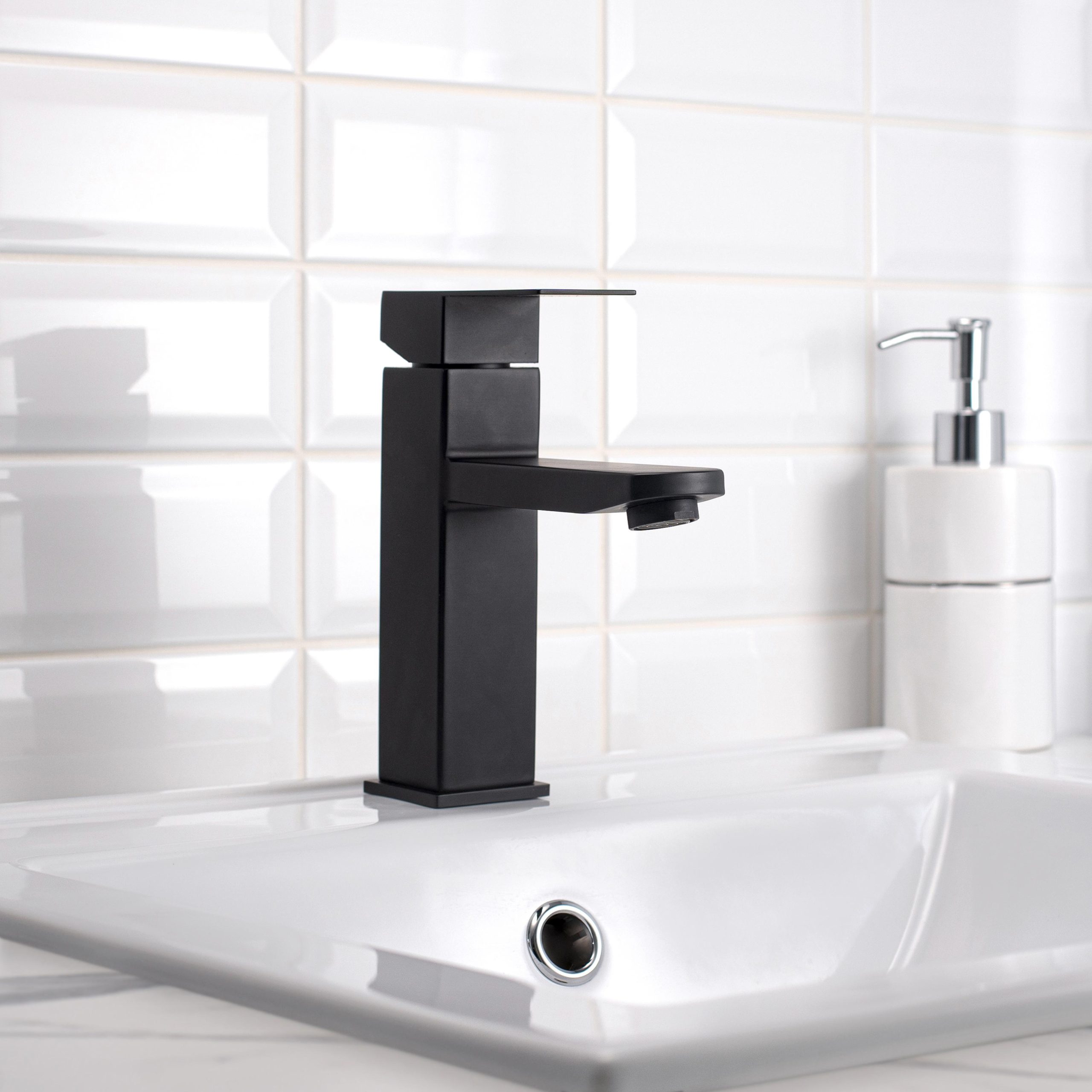 SUS125BL-001F Смеситель для умывальника, ø35