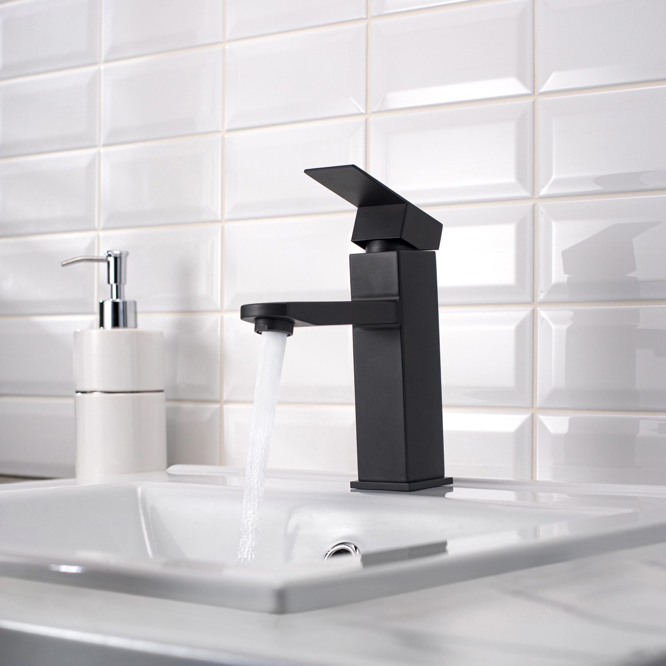 SUS125BL-001F Смеситель для умывальника, ø35