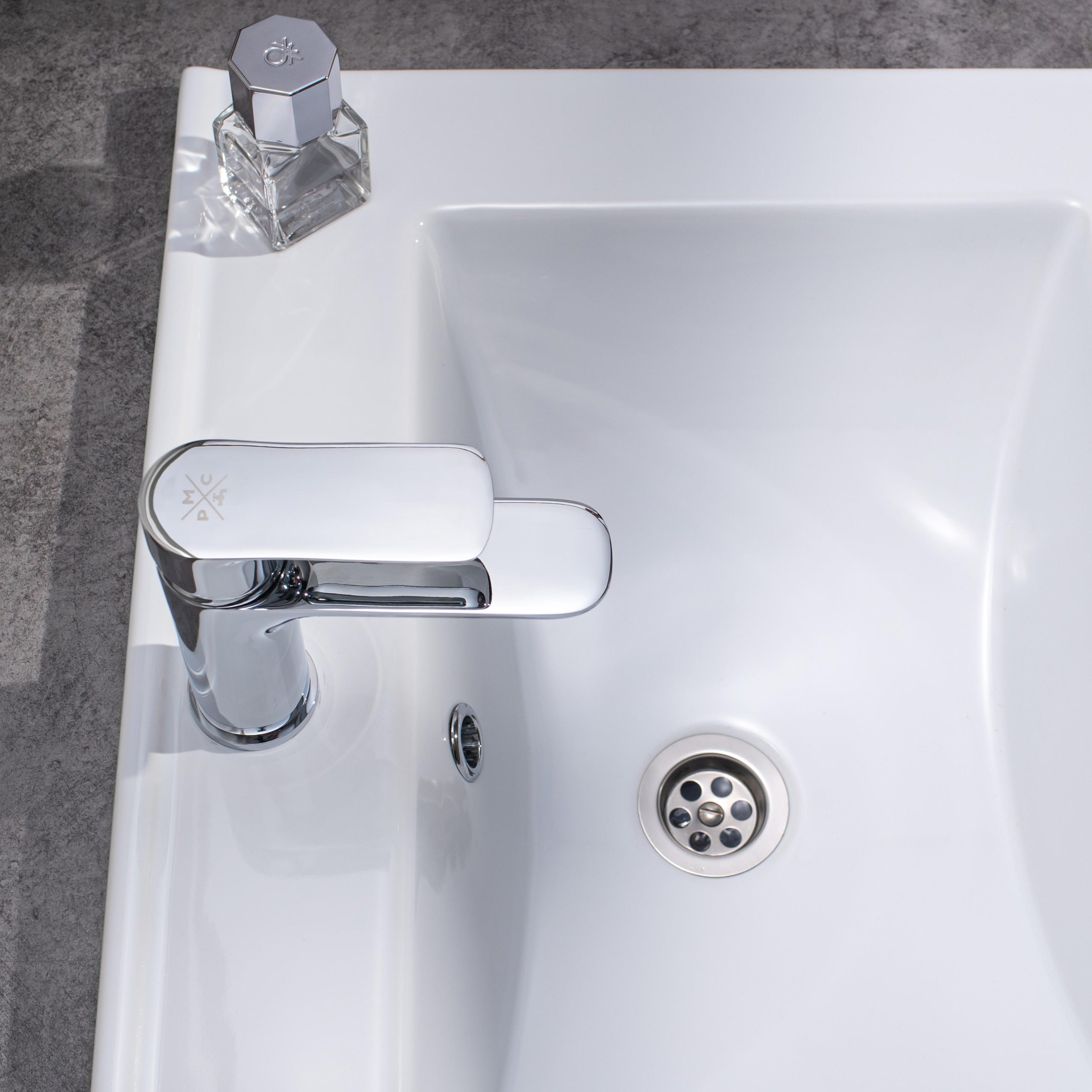 SL133-001F  Смеситель для умывальника, ø35