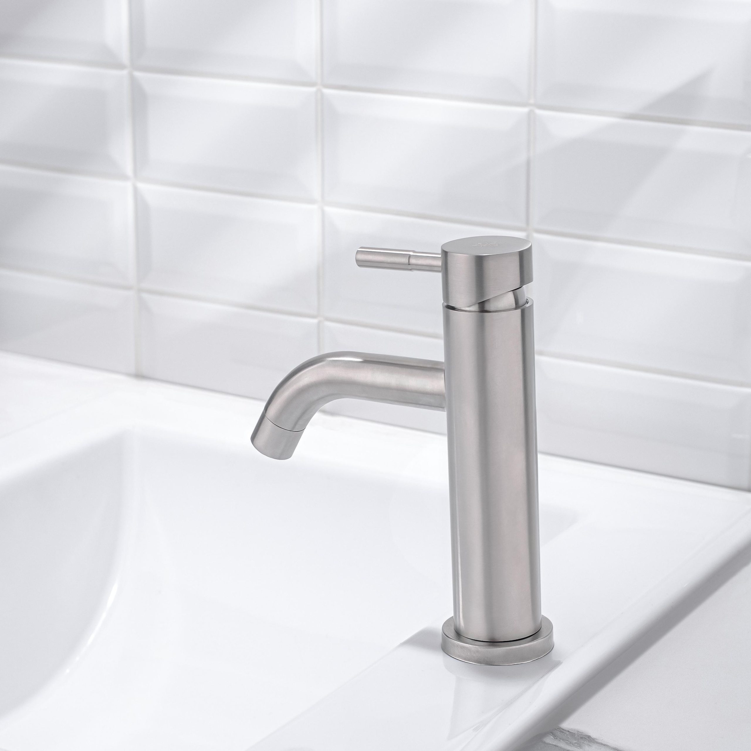 SUS128-001F Смеситель для умывальника, ø35