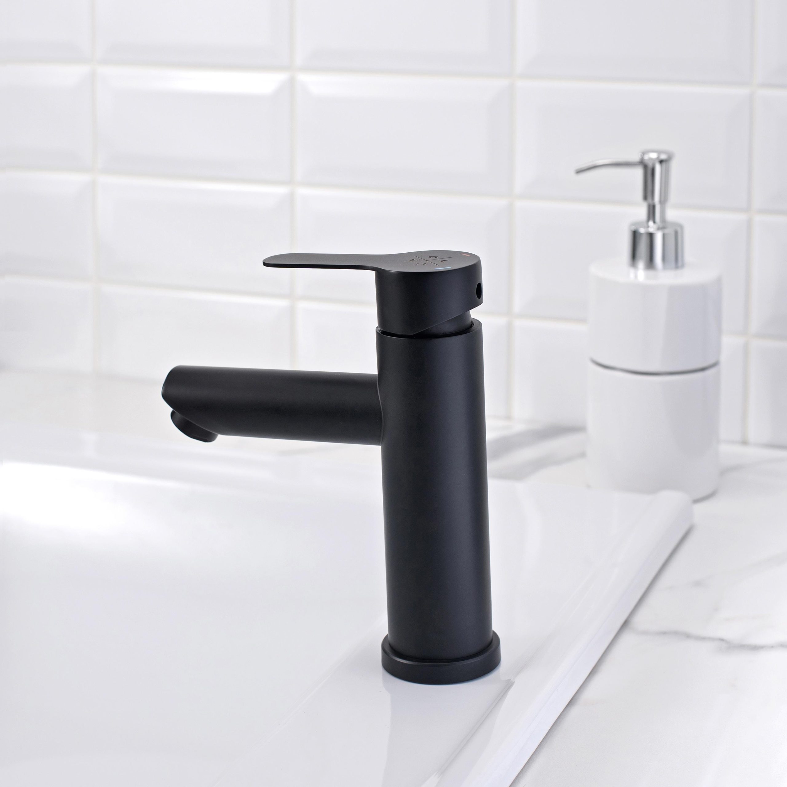 SUS124BL-001F Смеситель для умывальника, ø35